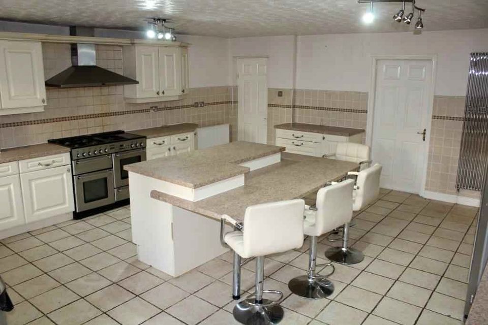 shared accommodation ,4 beds 2 bathrooms – House